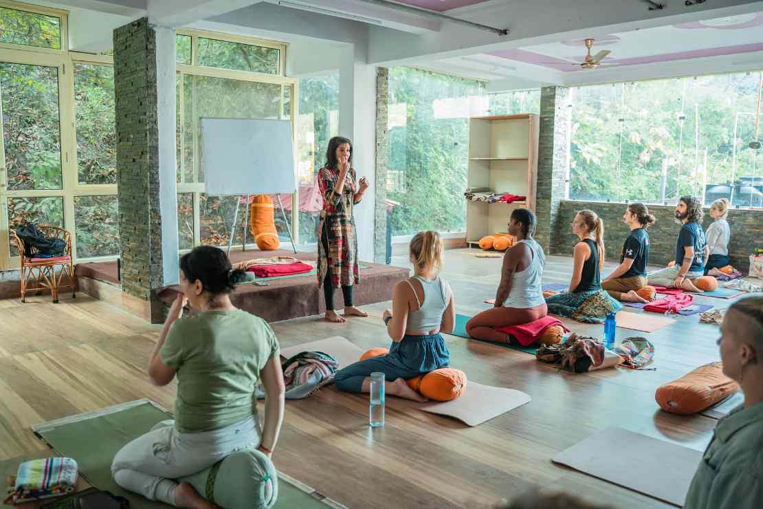 7 Reasons to Choose a 10-Day Yoga Retreat in Rishikesh 7 Reasons to Choose a 10-Day Yoga Retreat in Rishikesh
