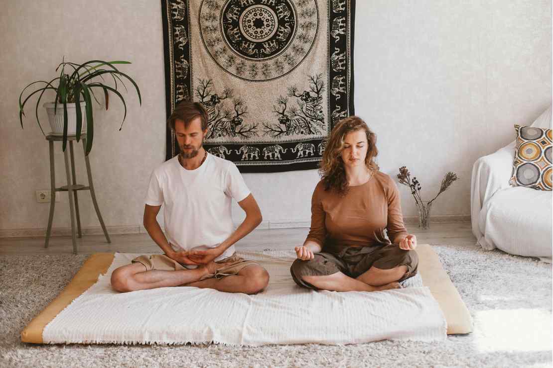 Online vs In-Person Meditation Yoga Training: Your Best Fit Online vs In-Person Meditation Yoga Training: Your Best Fit